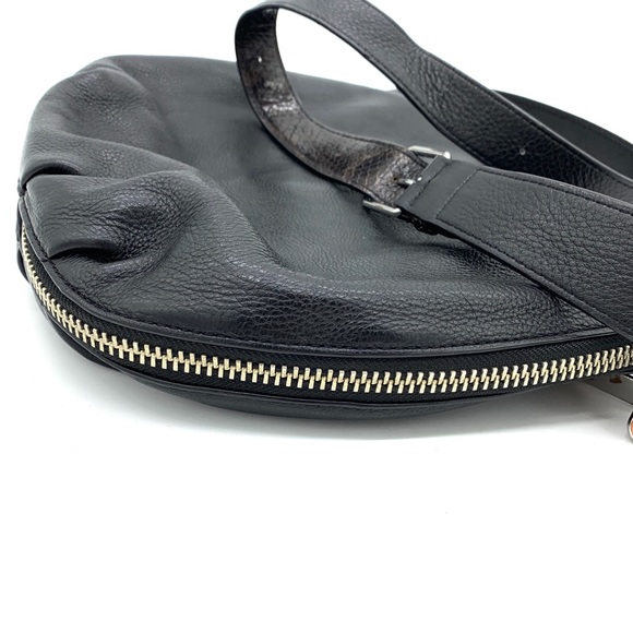 Marc Jacobs Black Leather Expendable Shoulder Bag - Picture 5 of 12